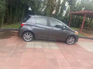 Toyota Yaris 2012 Gray
