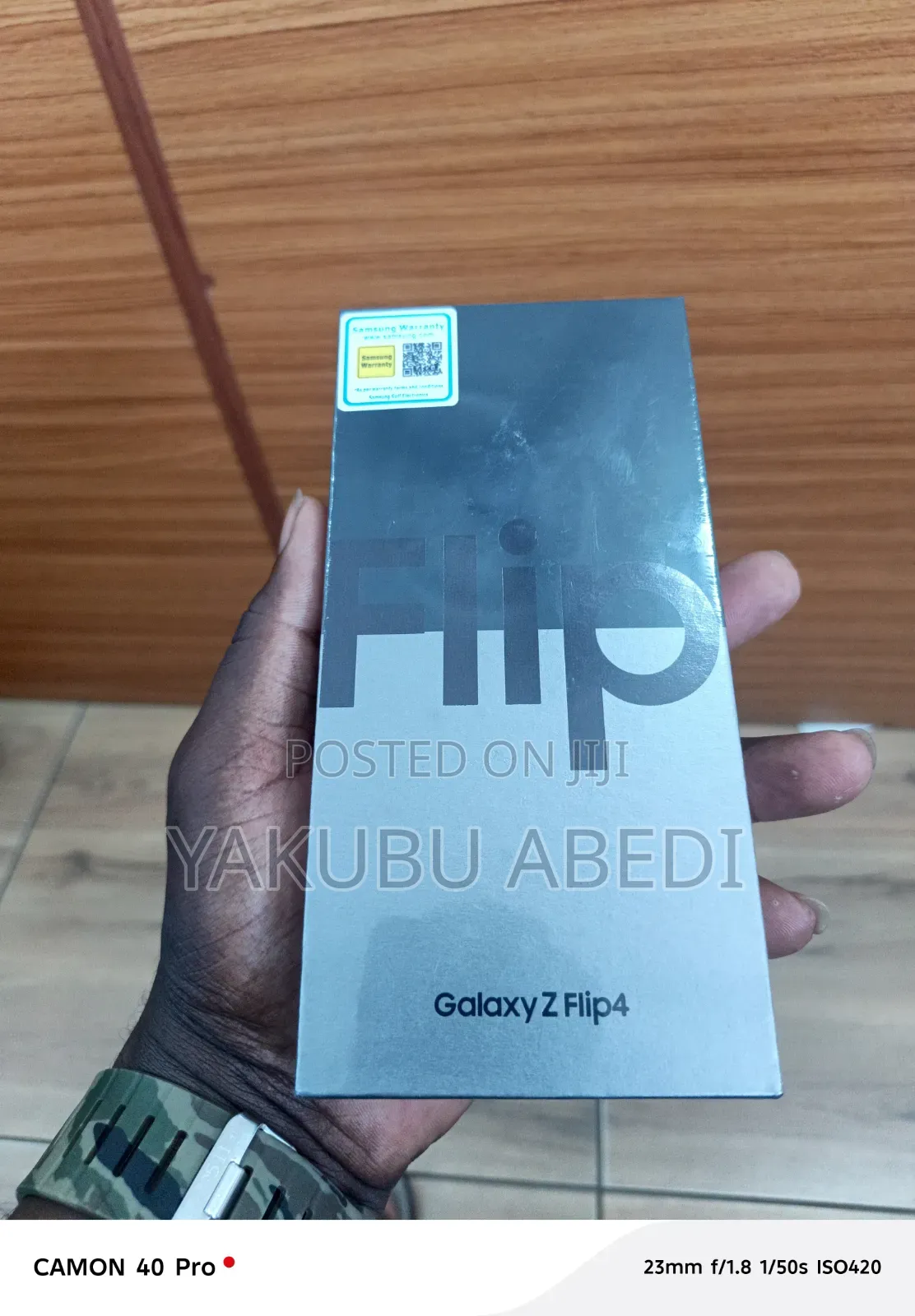 New Samsung Galaxy Z Flip4 512 GB Gold