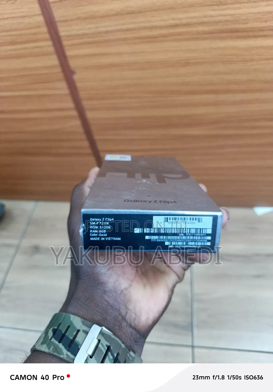 New Samsung Galaxy Z Flip4 512 GB Gold
