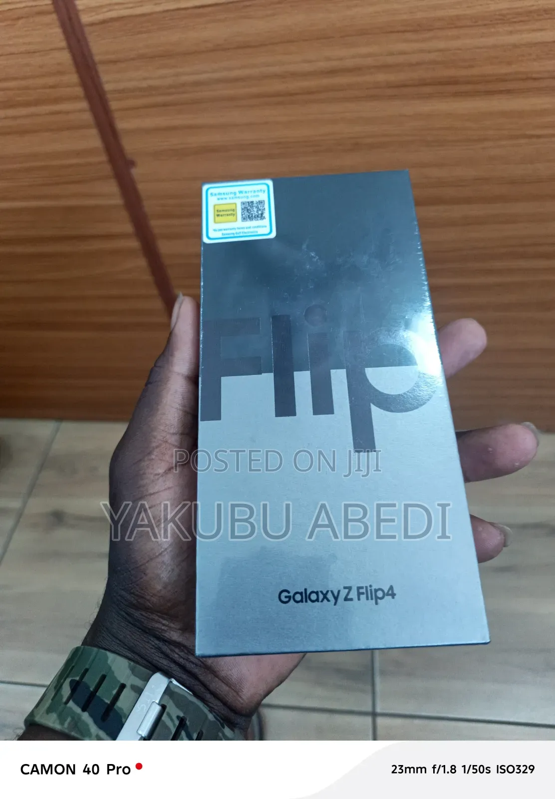 New Samsung Galaxy Z Flip4 512 GB Gold