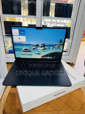 Laptop Apple MacBook Air 2022 M2 8GB Apple M2 SSD 256GB