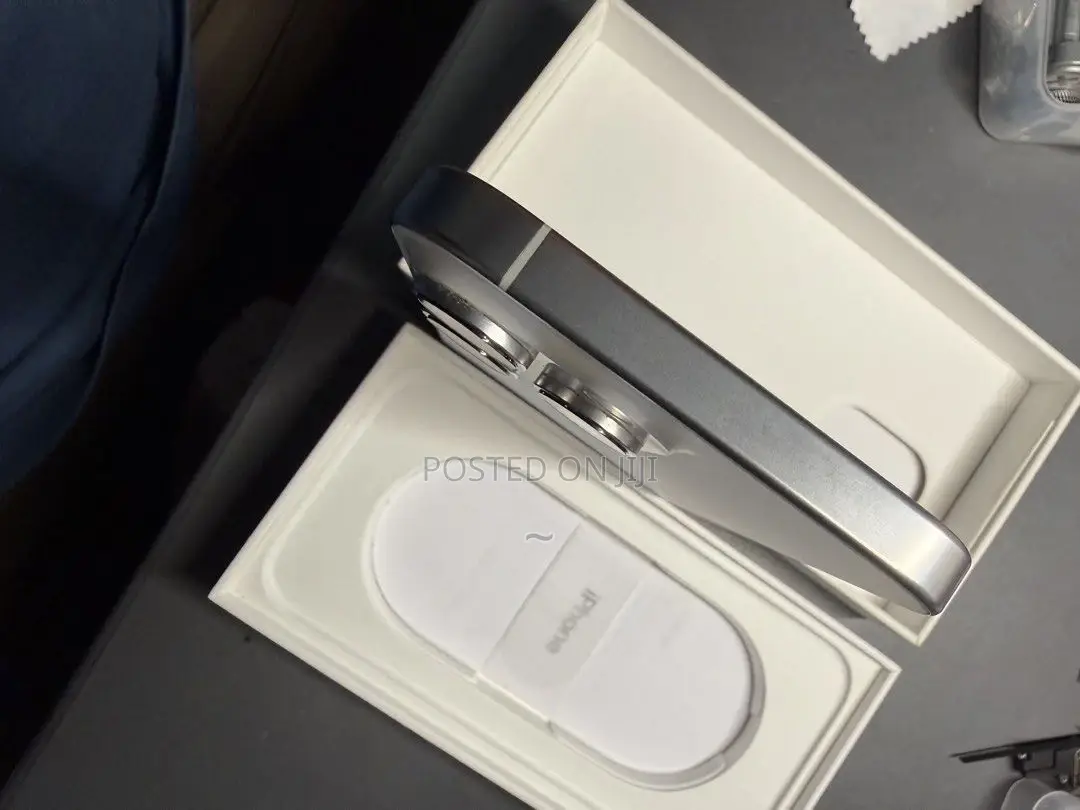 Apple iPhone 16 Pro Max 256 GB White