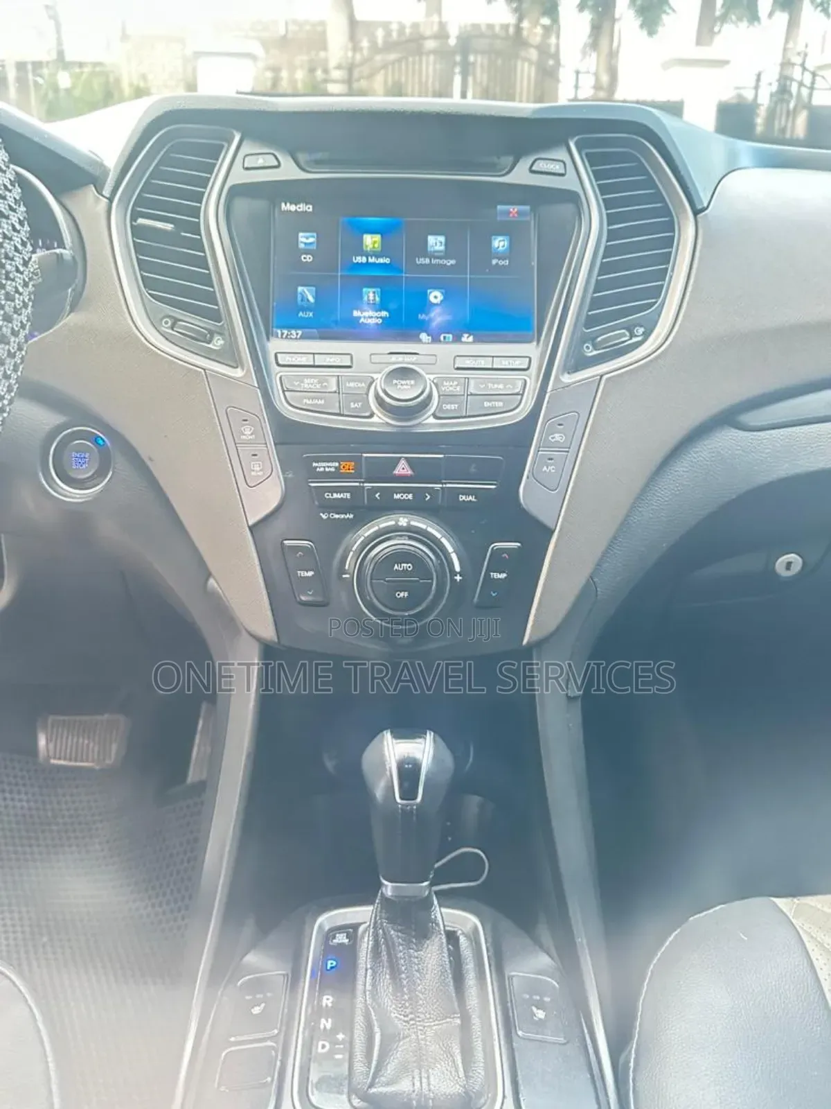 Hyundai Santa Fe 2014 Red