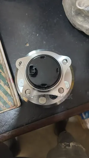 Toyota Camry Back Hub