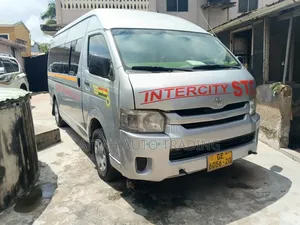 Toyota HiAce 2020 Silver