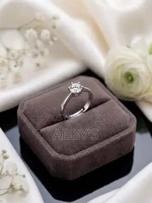 Stunning Moissanite Diamond Engagement/Promise Ring