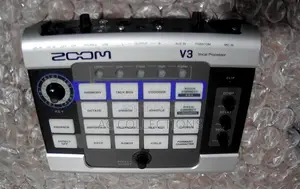 Zoom V3 Multi-Effects Vocal Processor