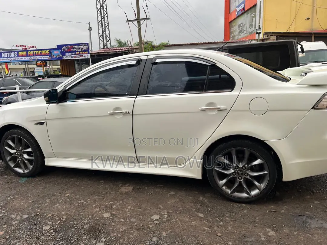 Mitsubishi Galant 2015 White