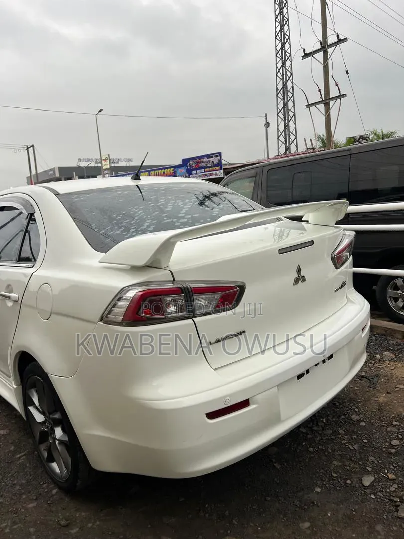Mitsubishi Galant 2015 White