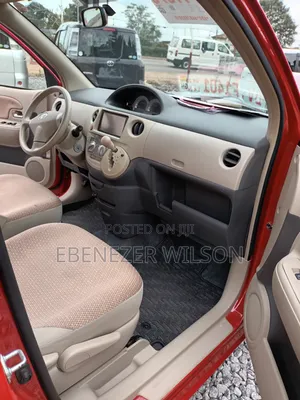 Toyota Sienta 2012 Red
