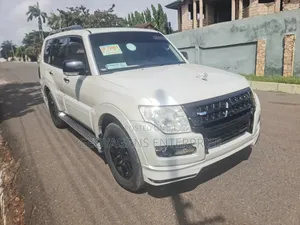 Mitsubishi Pajero 2013 White