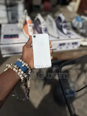 Apple iPhone XR 128 GB White