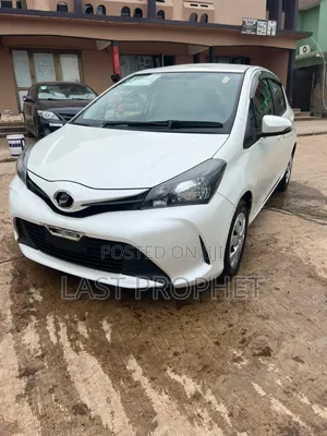 Toyota Vitz 2015 White