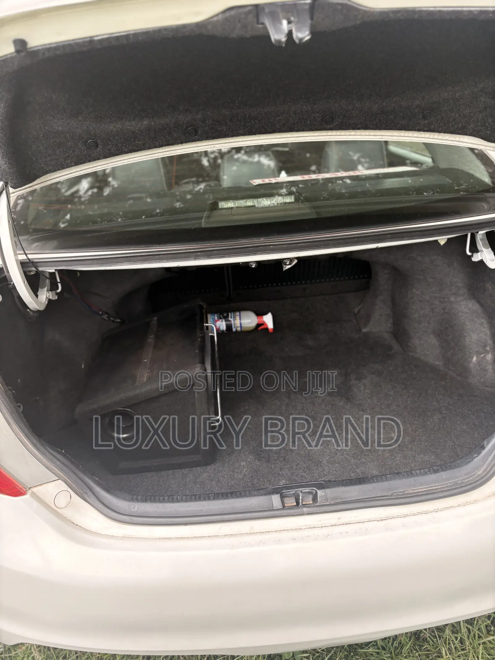 Toyota Camry SE 4dr Sedan (2.5L 4cyl 6A) 2013 White