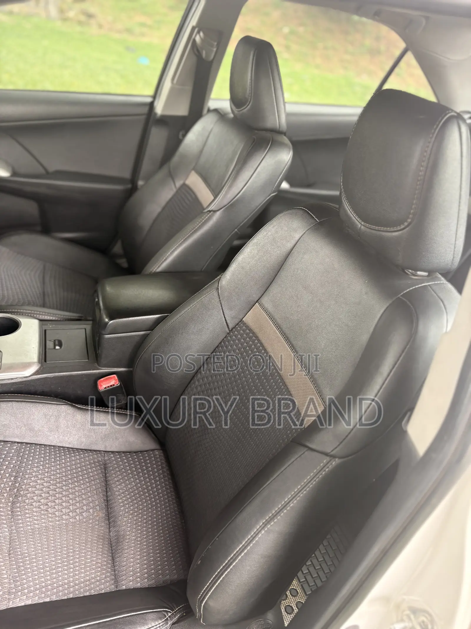 Toyota Camry SE 4dr Sedan (2.5L 4cyl 6A) 2013 White