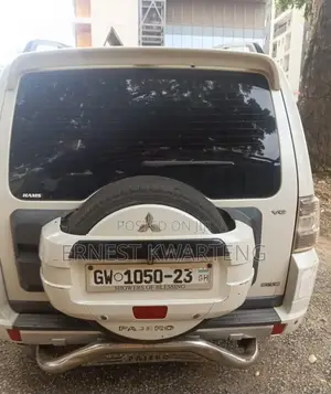 Mitsubishi Pajero 2010 Gray