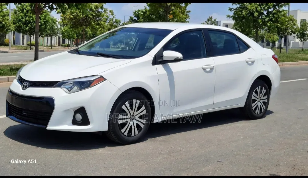 Toyota Corolla 2015 White