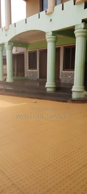 1bdrm Apartment in Coastal, Baatsona Total for rent
