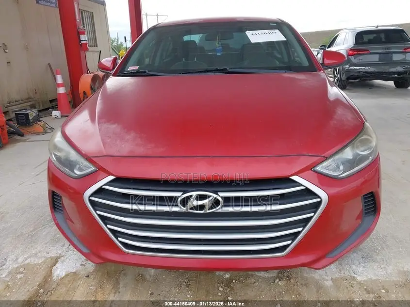 Hyundai Elantra SE Sedan FWD (2.0L 4cyl 6M) 2017 Red