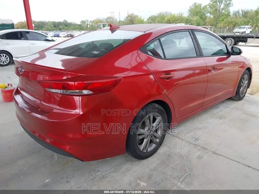Hyundai Elantra SE Sedan FWD (2.0L 4cyl 6M) 2017 Red