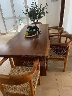 Solid Wood Live-Edge Dining Table With 6 Chairs – Excellent Condition