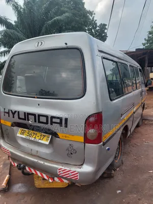 Hyundai H-100 2002 Silver