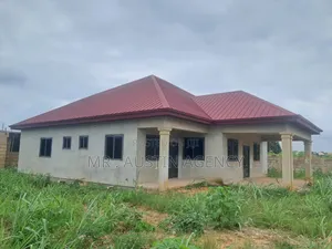 4bdrm House in Atwima Kwanwoma for sale