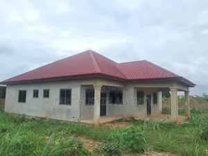 4bdrm House in Atwima Kwanwoma for sale