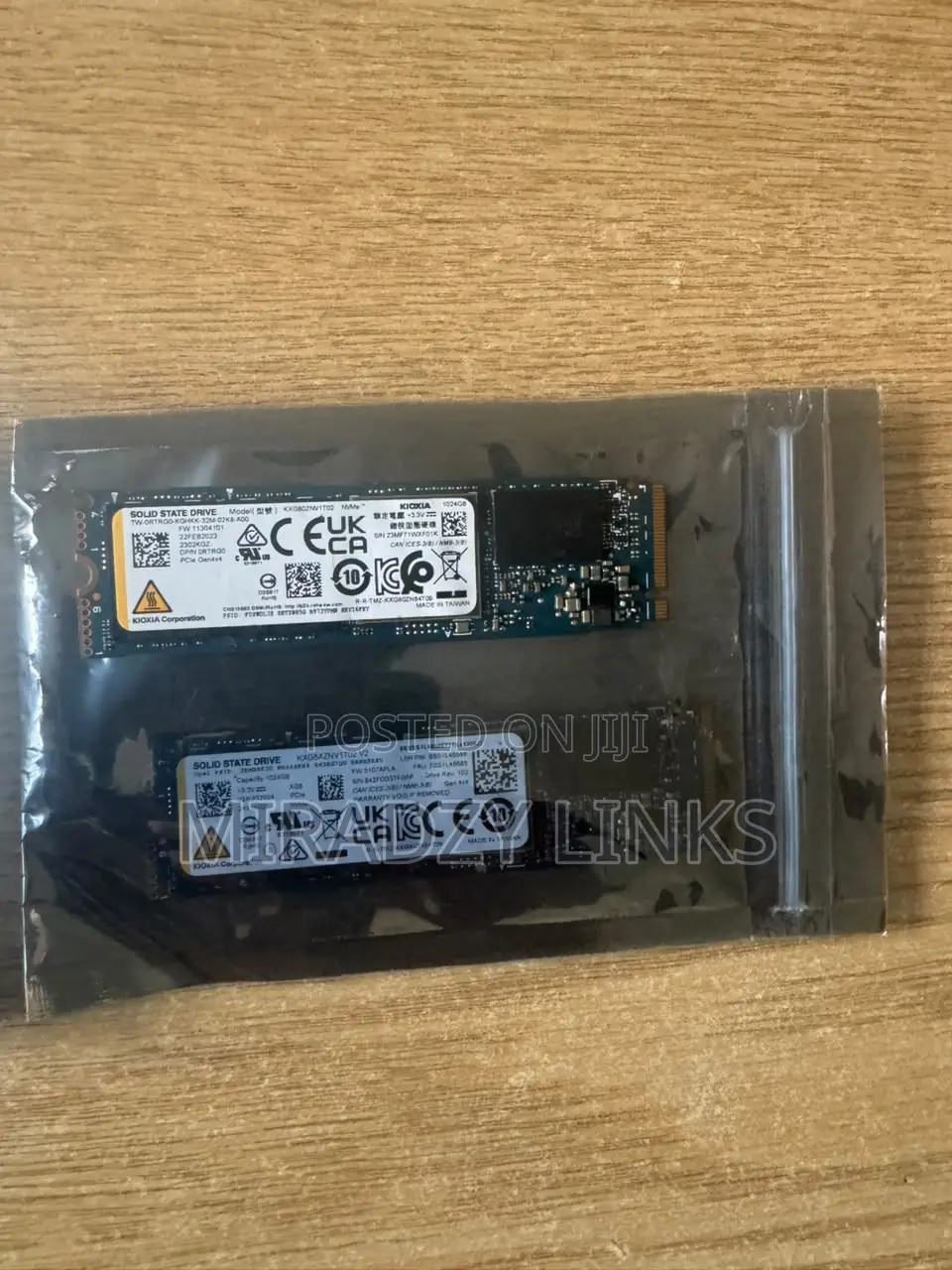 Samsung PM9A1 MZ-VL21T10B 1TB PCIe 4.0 NVMe 2280 Solid State Drive
