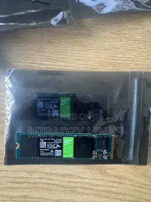 Samsung PM9A1 MZ-VL21T10B 1TB PCIe 4.0 NVMe 2280 Solid State Drive