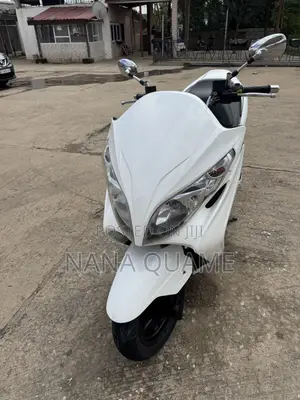 Suzuki Burgman 2022 White