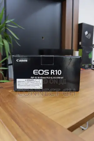 Canon - Eos R10 Mirrorless Camera With Rf-S18-45 F/4.5-6.3 Is STM