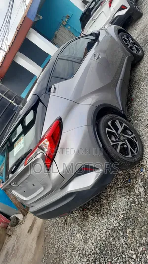 Toyota C-HR 2018 Silver
