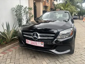 Mercedes-Benz C300 2018 Black