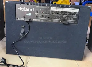 Roland KC-880 Stereo Keyboard Combo Amplifier {320-Watt Combo Amp}