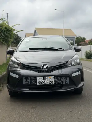 Toyota Vitz 1.3 AWD 5dr 2016 Gray
