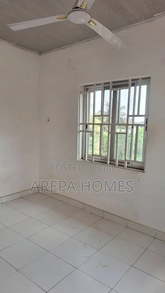 1bdrm Apartment in Arepa Homes, School Park Area for rent