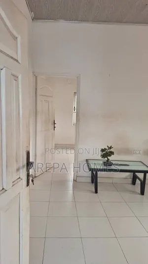 1bdrm Apartment in Arepa Homes, School Park Area for rent