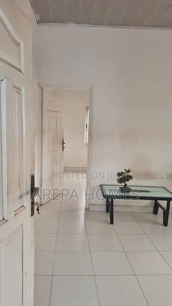 1bdrm Apartment in Arepa Homes, School Park Area for rent