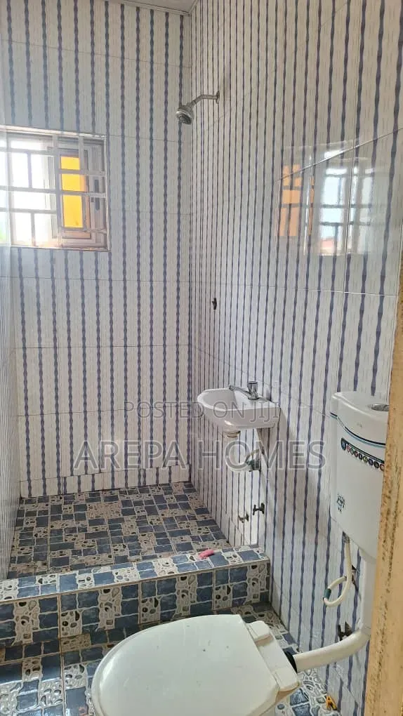1bdrm Apartment in Arepa Homes, School Park Area for rent