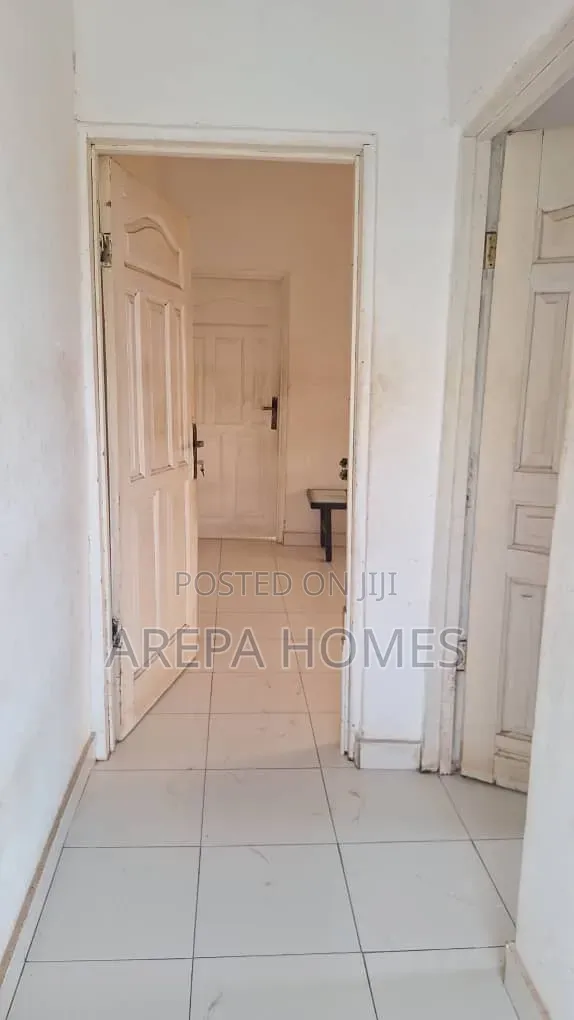 1bdrm Apartment in Arepa Homes, School Park Area for rent