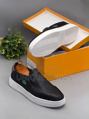 Quality LACOSTE Tatalya Leather Slip-on Sneakers (Black and White)