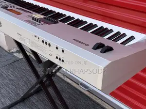 Yamaha Mo8