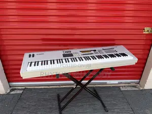 Yamaha Mo8