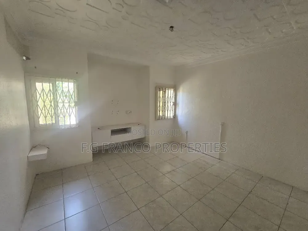 4bdrm House in Kg, Franco, Airport Residential Area for sale