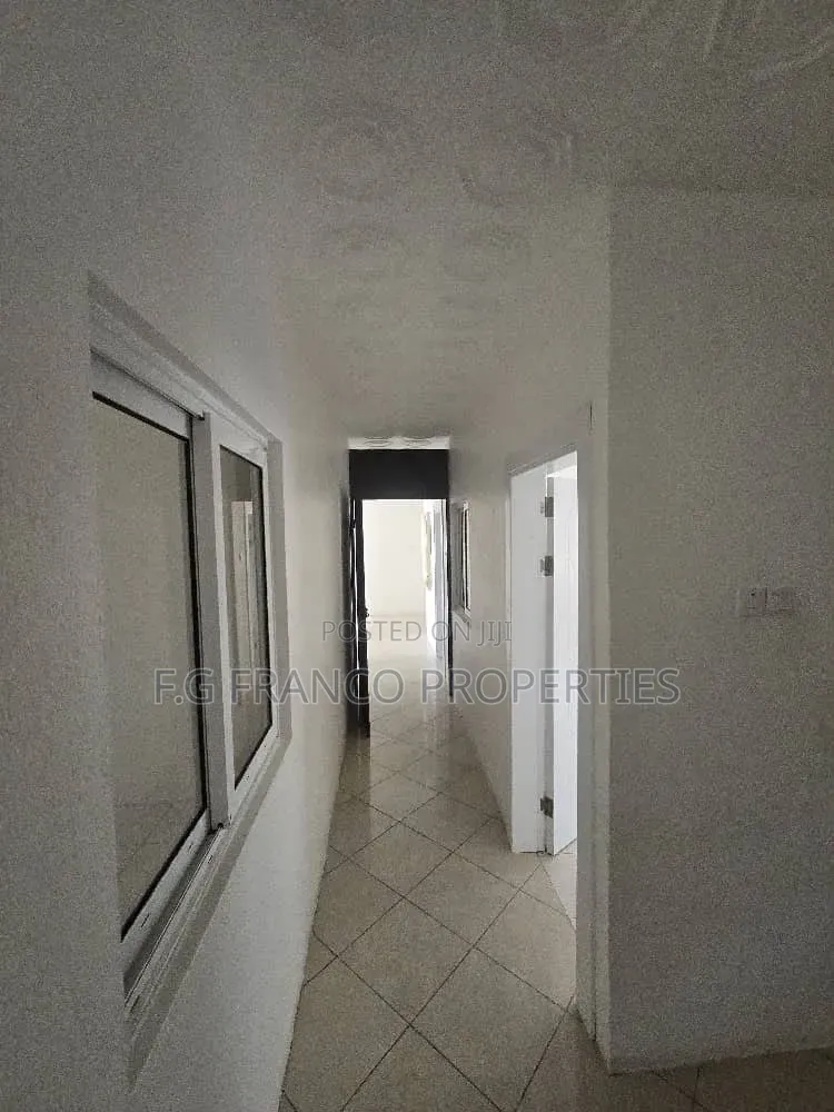 4bdrm House in Kg, Franco, Airport Residential Area for sale