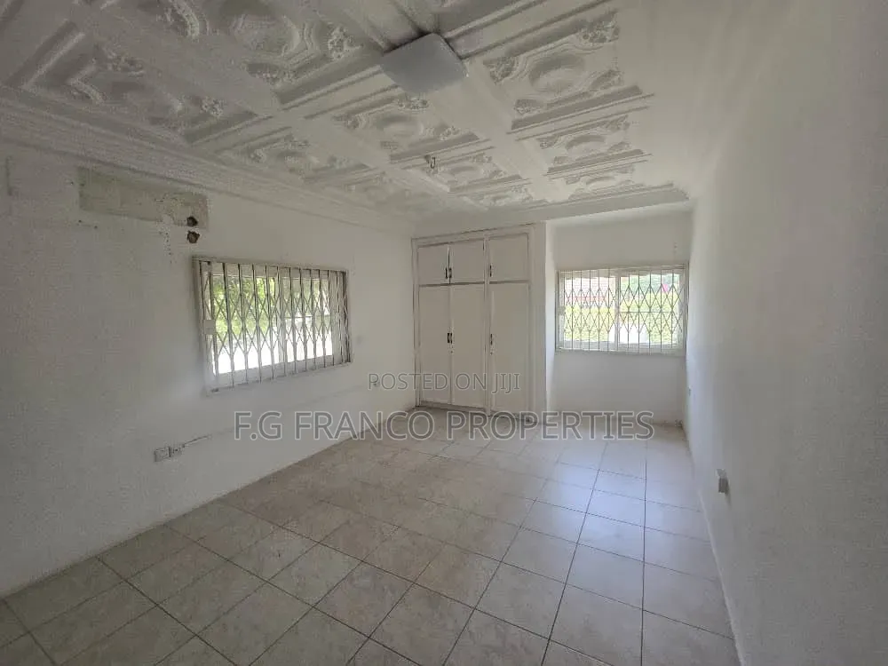4bdrm House in Kg, Franco, Airport Residential Area for sale