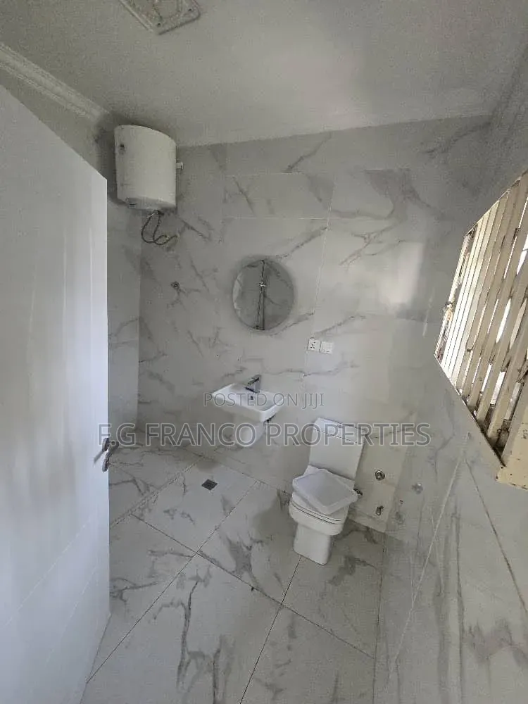 4bdrm House in Kg, Franco, Airport Residential Area for sale