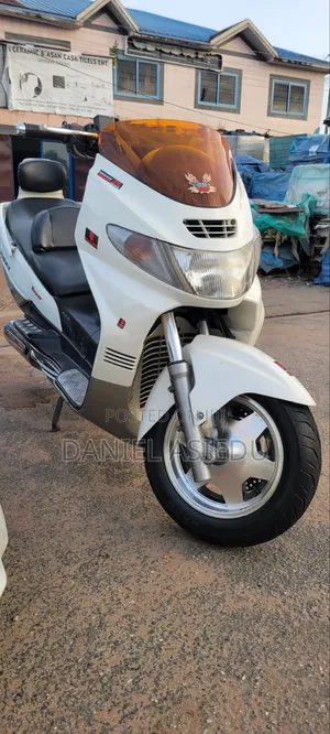 Suzuki Burgman 2015 White