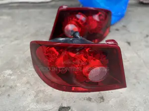 Dodge Avenger 2012 Tail Light Pair